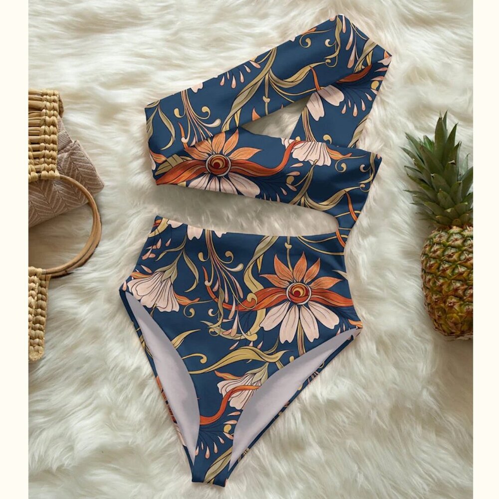 Averie Lailani Cut Out One Piece Swimswuit, Medium, NWOT